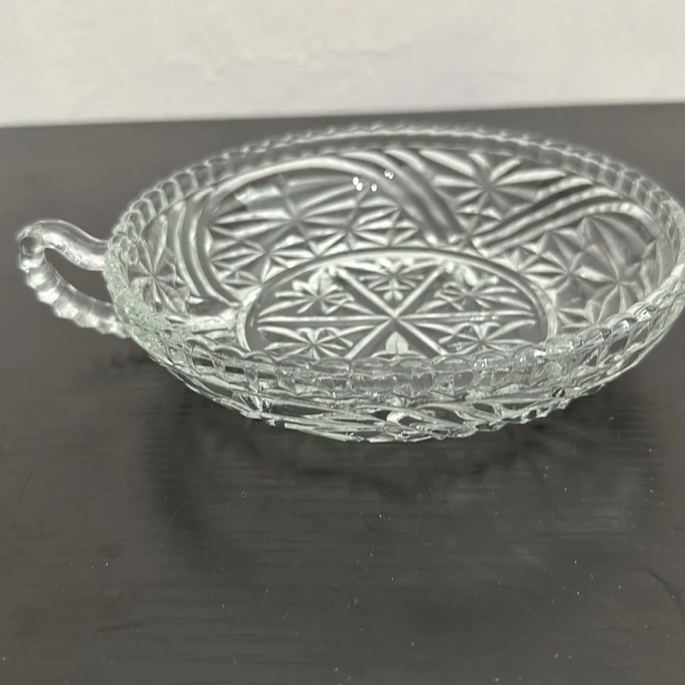 Anchor Hocking Thousand Line Stars & Bars Vintage 6” Clear Nappy Bowl Dish